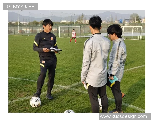 足球队的荣耀与梦想：从青涩少年到职业赛场的奋斗历程